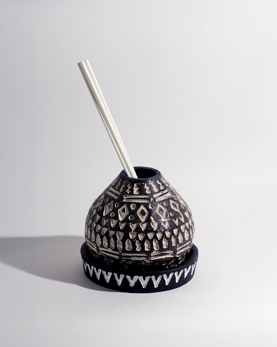 Reed Diffuser Set Terracotta Black with white design